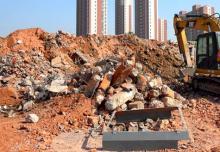 如何利用建筑垃圾制磚機(jī)制自保溫磚？