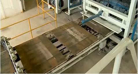 全自動(dòng)免燒磚機(jī)托板回收系統(tǒng)