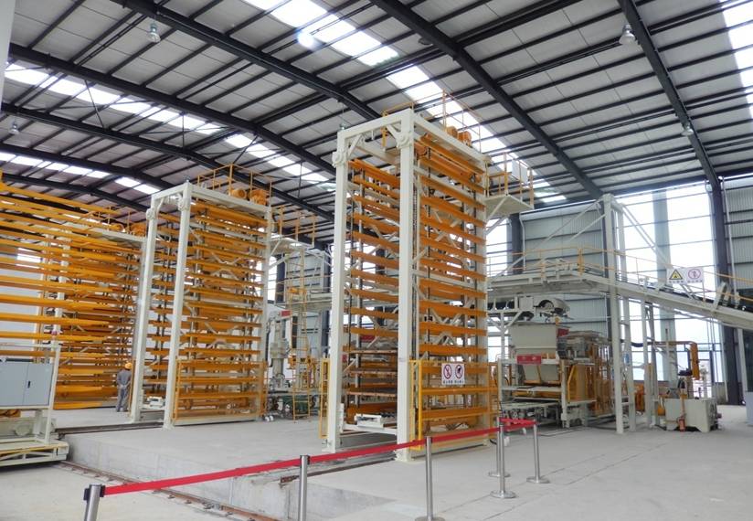 空心磚制磚機(jī)、多孔空心磚機(jī)生產(chǎn)線升降板