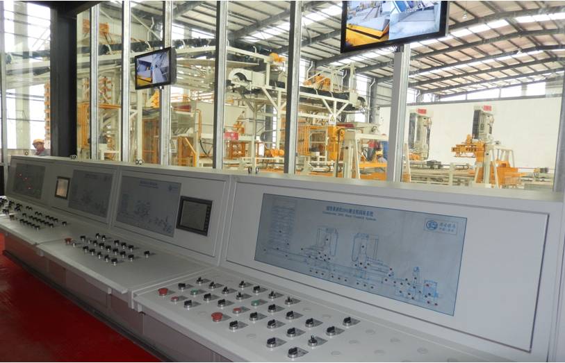 空心磚制磚機(jī)、多孔空心磚機(jī)中央電器控制室