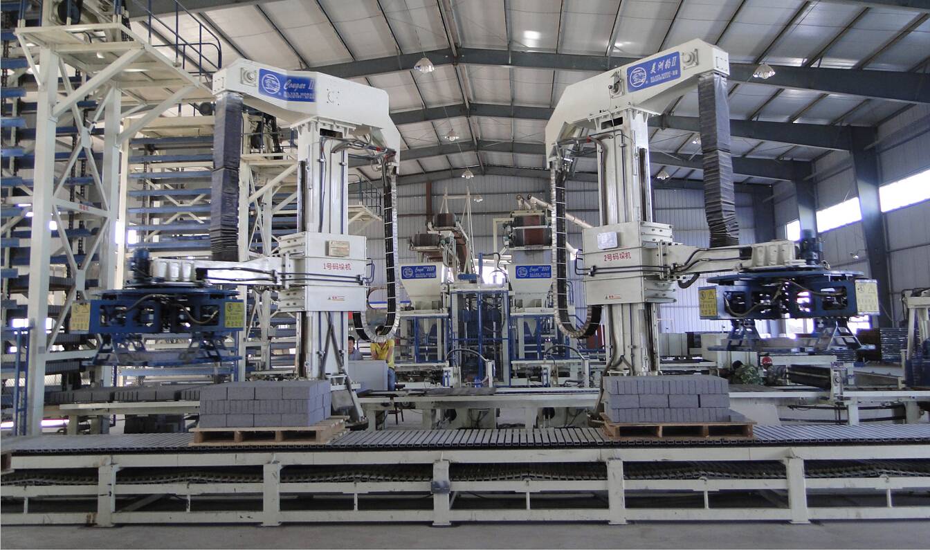 水泥磚碼垛機(jī)、空心磚碼垛機(jī)圖片