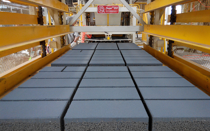 標準透水磚生產(chǎn)機械