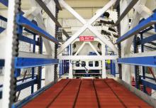 人行道透水磚設備：設備與原料是生產(chǎn)制品的決定性因素