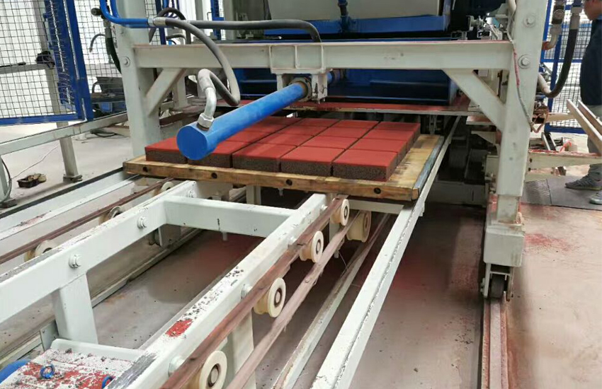 路面透水磚機:我國600萬拾荒者的強大能力