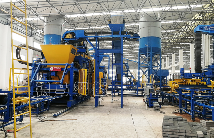 煤矸石免燒磚制磚機(jī)生產(chǎn)線中全自動(dòng)碼垛機(jī)的幾大優(yōu)勢(shì)！