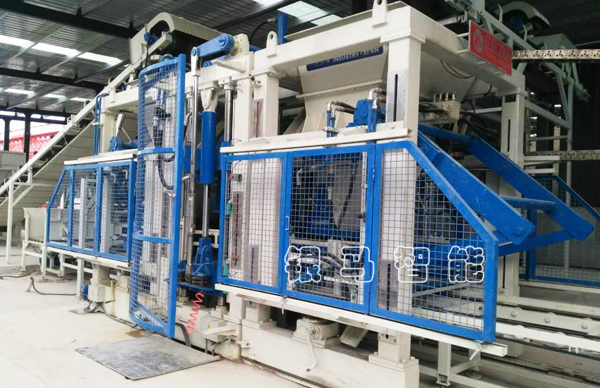 連鎖水泥磚機(jī)的使用年限長短取決于如何保養(yǎng)維護(hù)