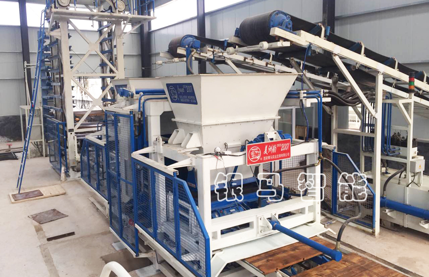 全自動造磚設(shè)備減速機振動原因及皮帶機滾筒膠面磨損預(yù)防