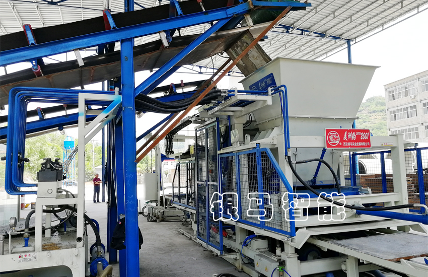 PC磚機械設備：免燒磚機為什么企業(yè)機械的維修費那么高？