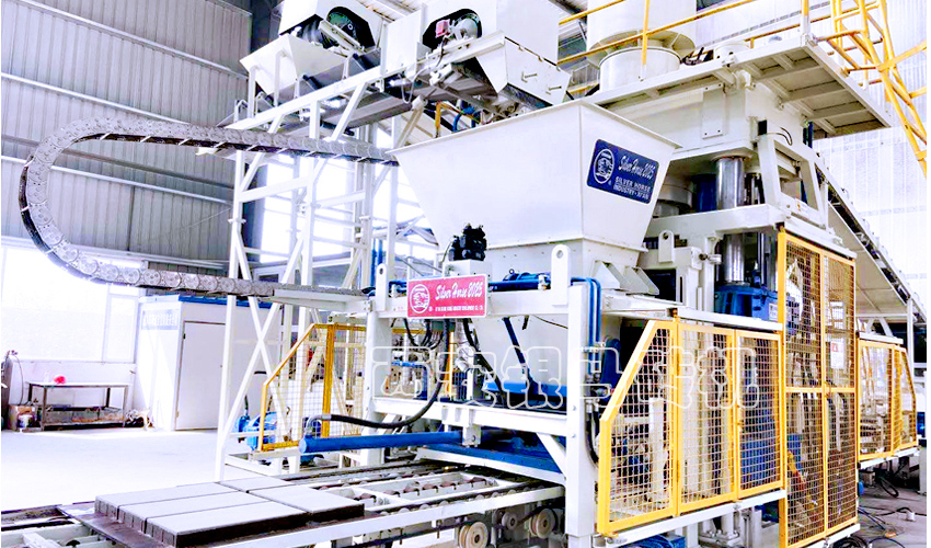 全自動免燒制磚生產(chǎn)線配件的維護(hù)及注意事項分析